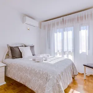https://palma-4-bed-near-the-city-center-faro.hotelaalgarve.com
